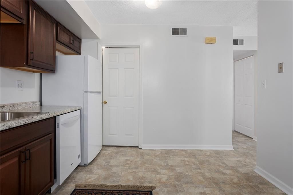 7137 NW Winter Avenue — photo 36