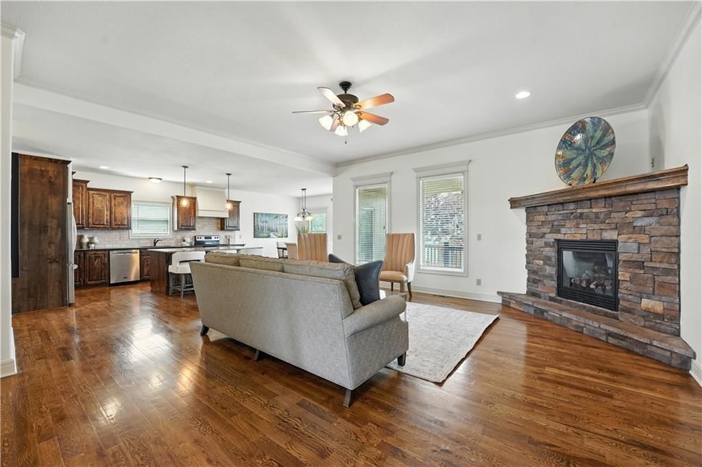 4560 NE Seneca Terrace — photo 5