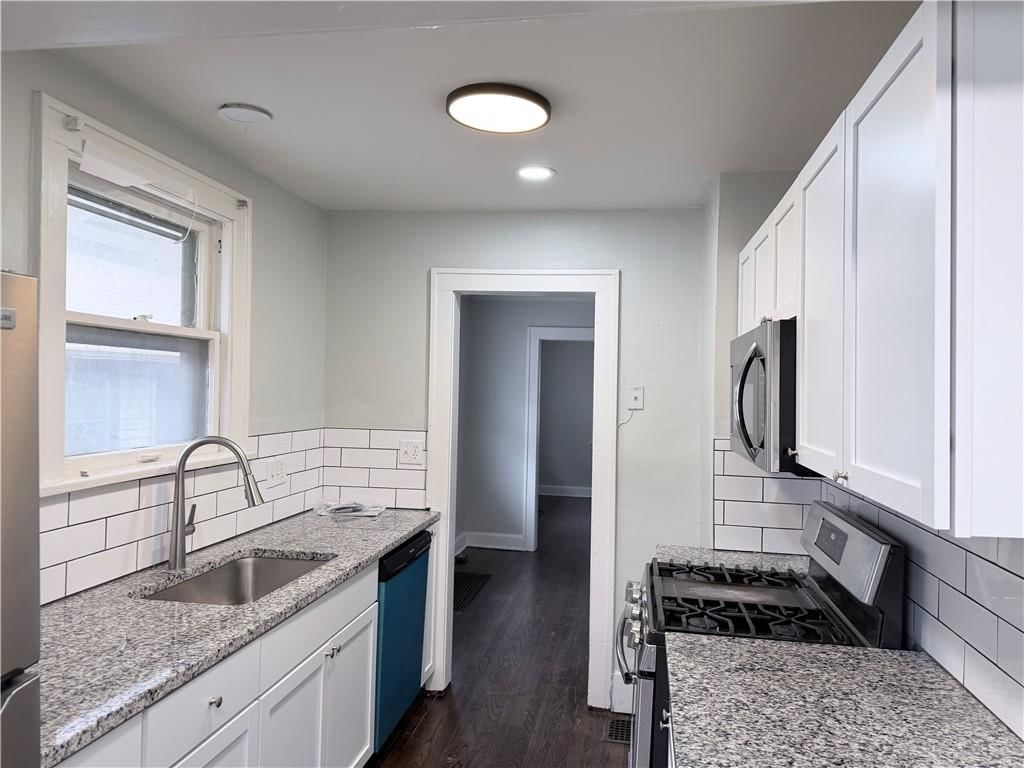 2314 E 59th Street — photo 2