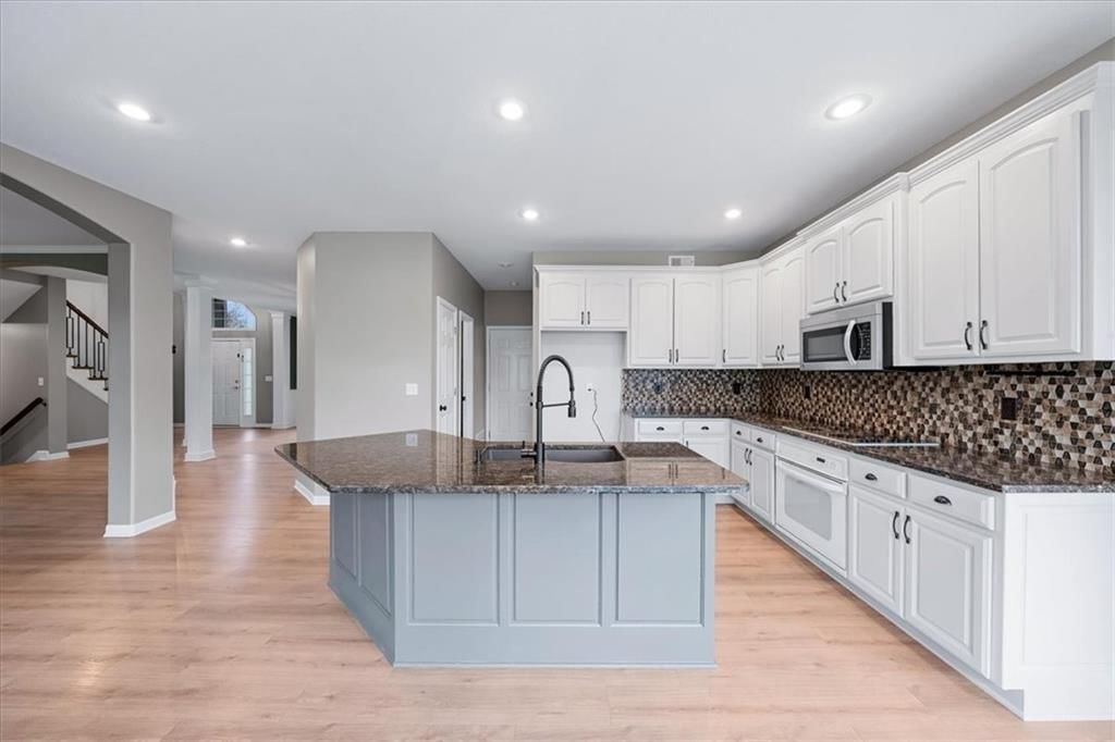 5800 NE SAPPHIRE Circle — photo 10
