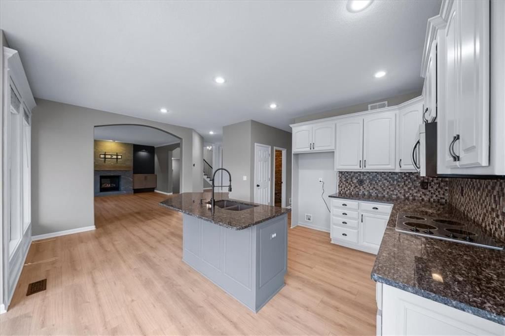 5800 NE SAPPHIRE Circle — photo 11
