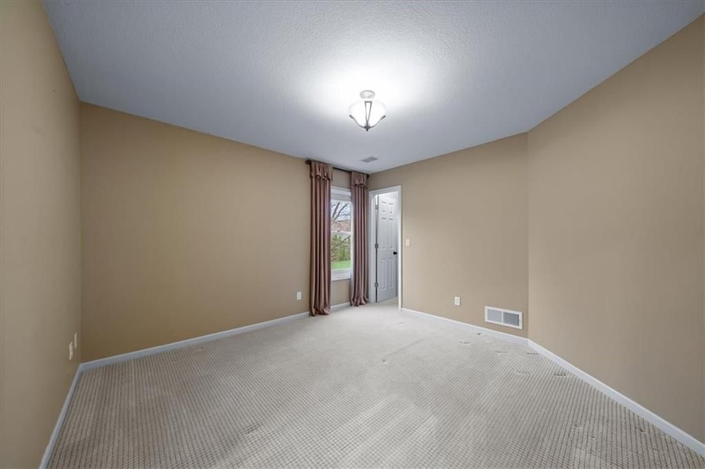 5800 NE SAPPHIRE Circle — photo 21