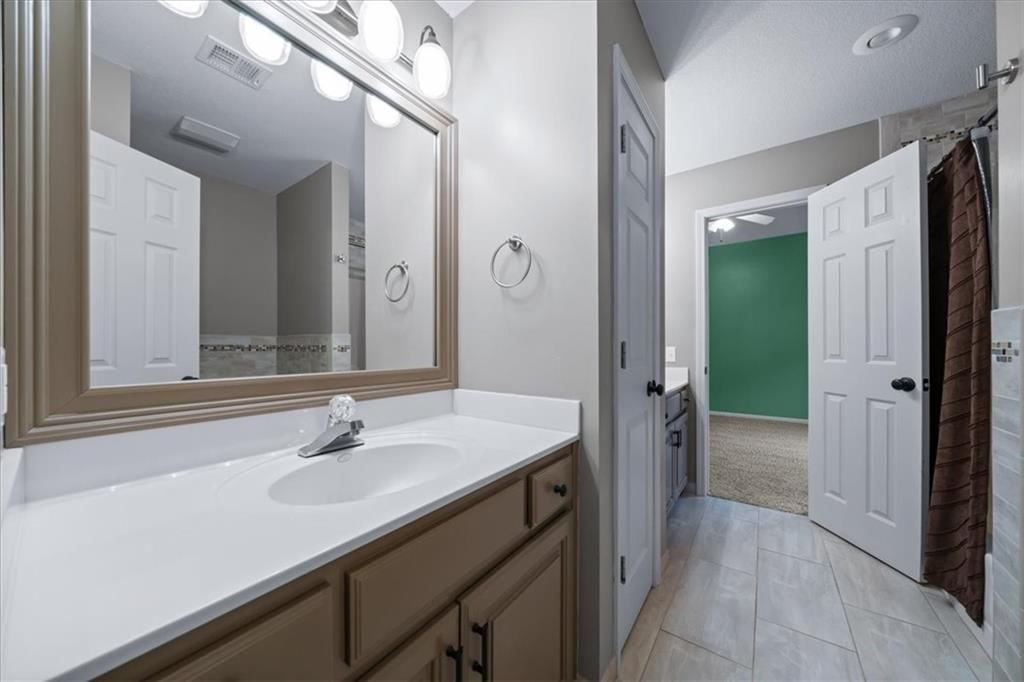 5800 NE SAPPHIRE Circle — photo 25
