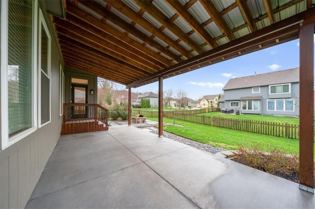5800 NE SAPPHIRE Circle — photo 34