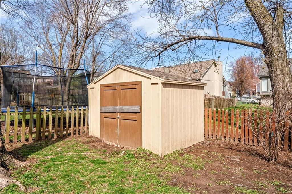 8816 NE 73rd Terrace — photo 34