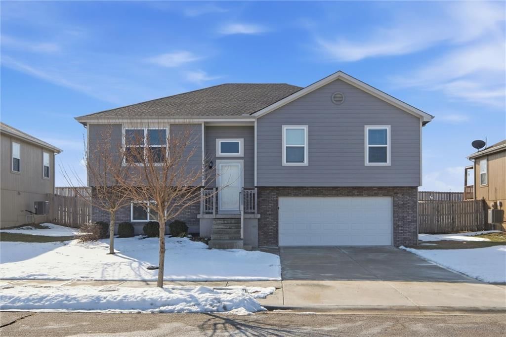 21303 W 219th Street, Spring Hill, KS