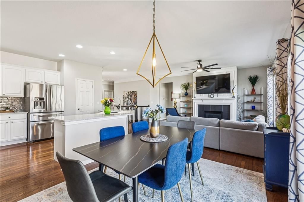 1022 SW Cheshire Drive — photo 3