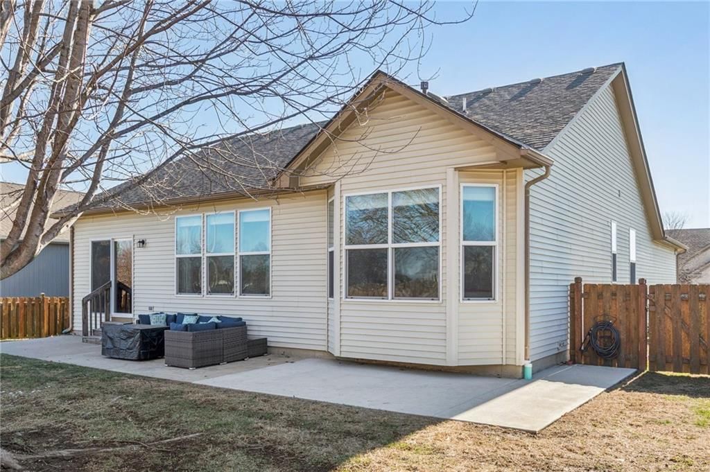 1022 SW Cheshire Drive — photo 41