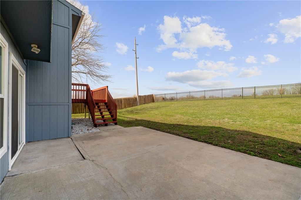 15604 Pebble Terrace — photo 34