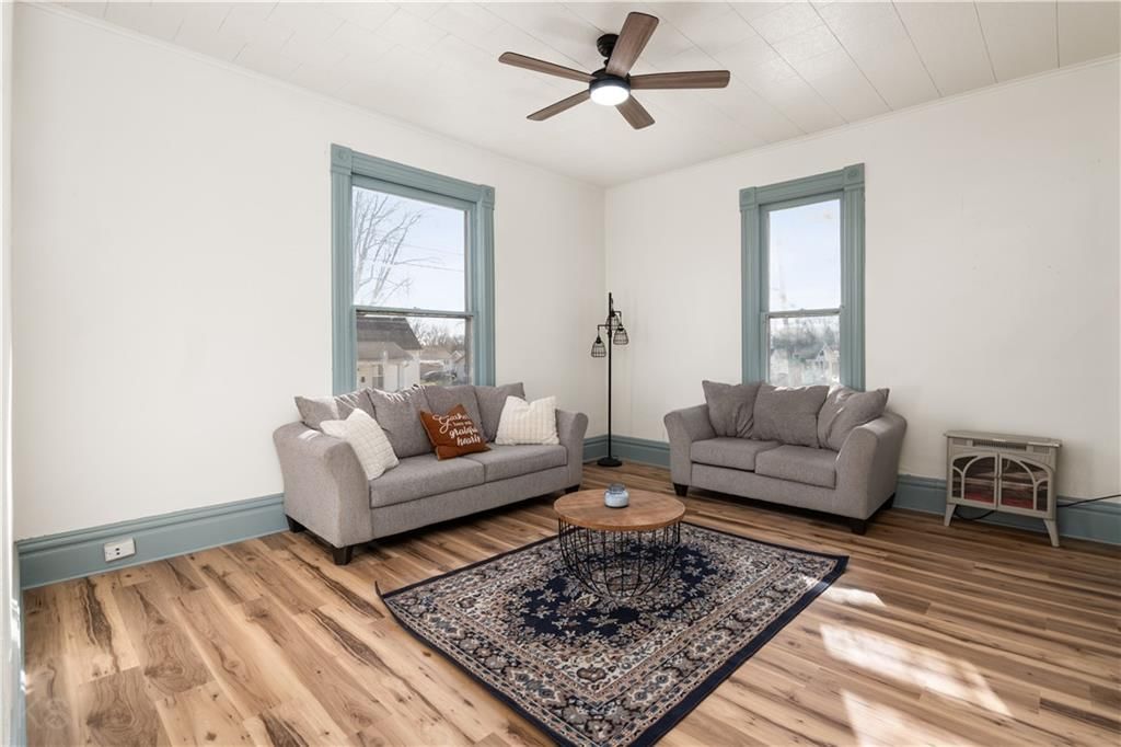 301 E Mitchell Street — photo 2