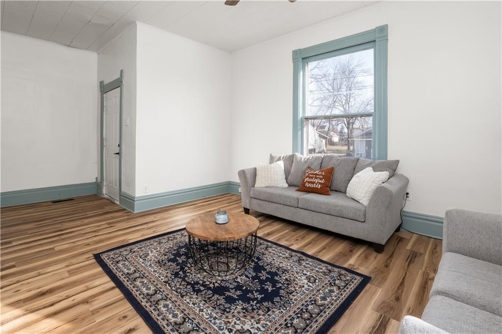 301 E Mitchell Street — photo 3