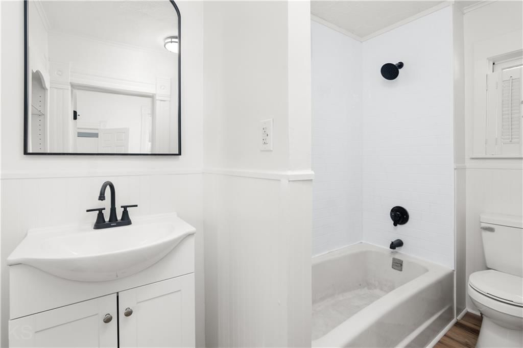 301 E Mitchell Street — photo 10
