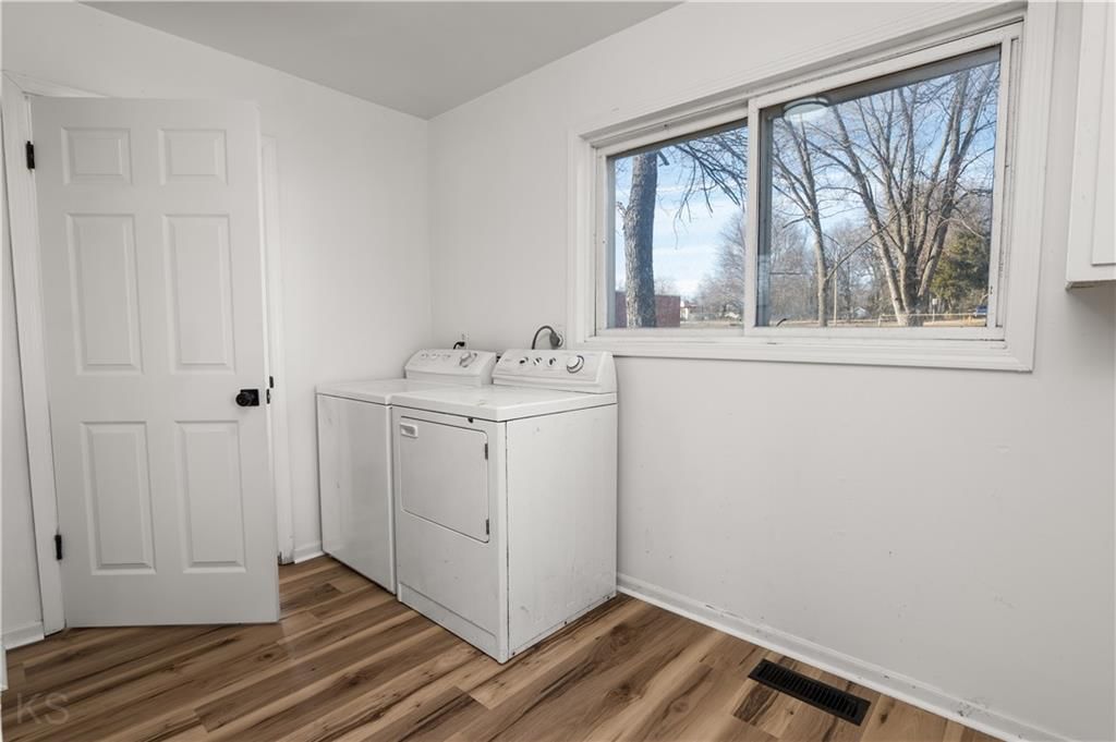301 E Mitchell Street — photo 13
