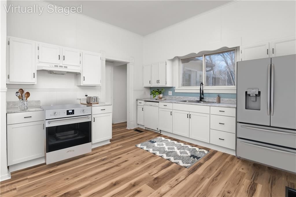 301 E Mitchell Street — photo 16