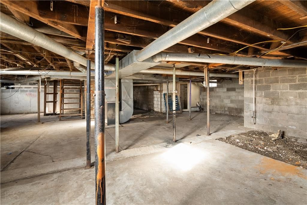 301 E Mitchell Street — photo 22