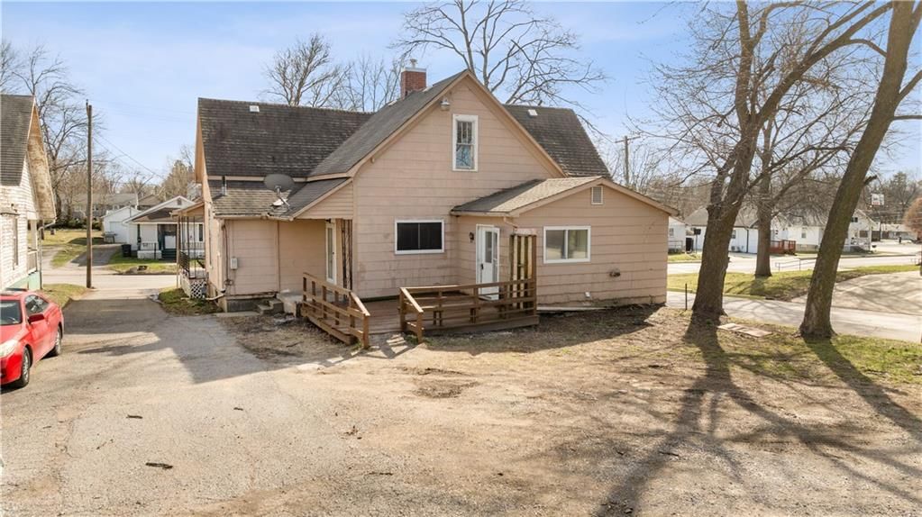 301 E Mitchell Street — photo 26