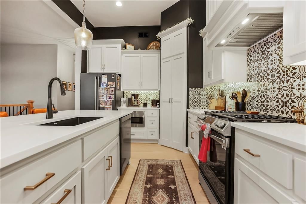 21123 W 186th Terrace — photo 4
