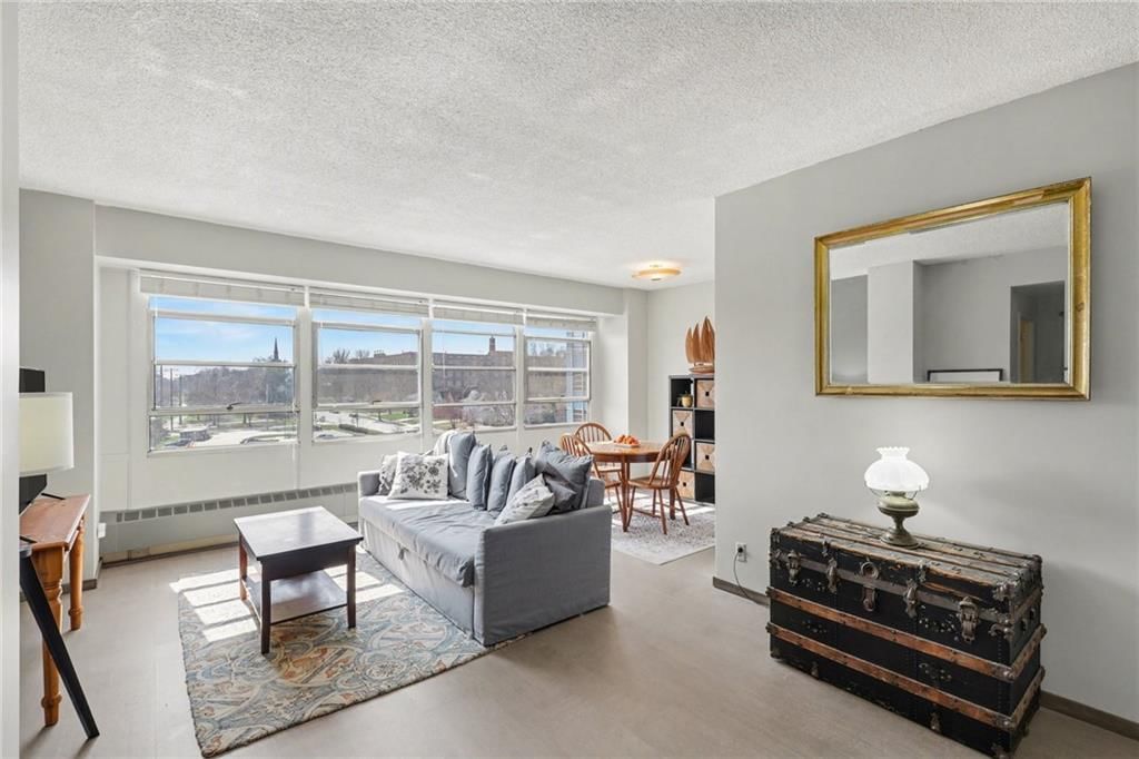 333 W Meyer Boulevard — photo 3