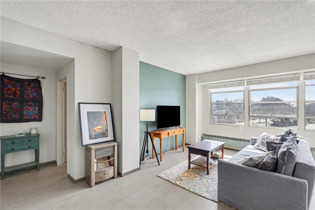 333 W Meyer Boulevard — photo 4