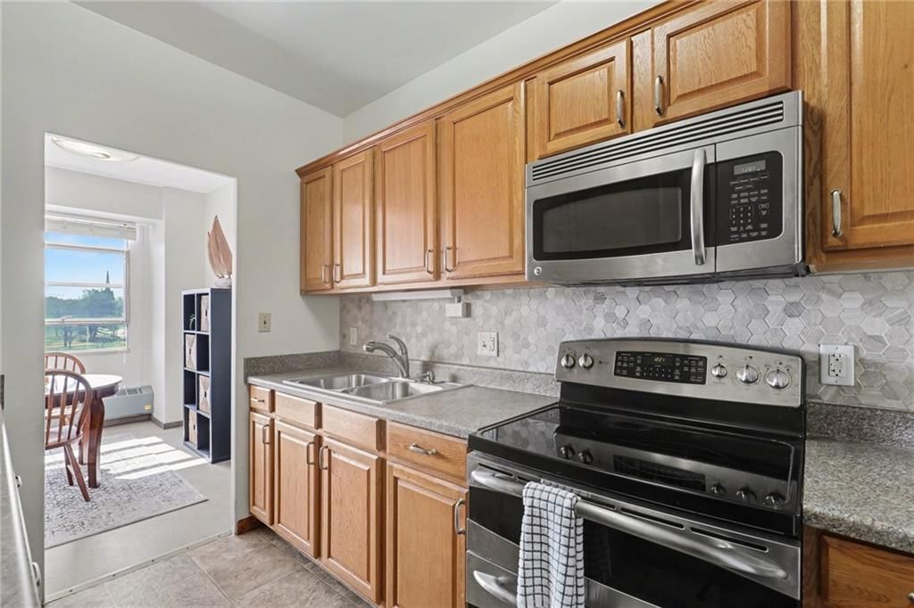 333 W Meyer Boulevard — photo 8