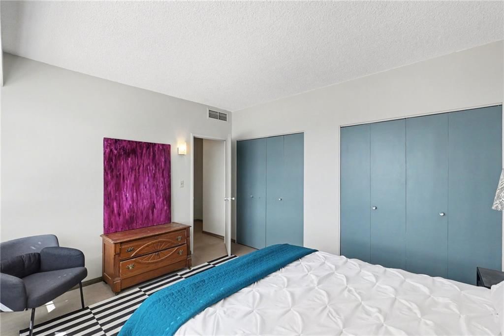333 W Meyer Boulevard — photo 10