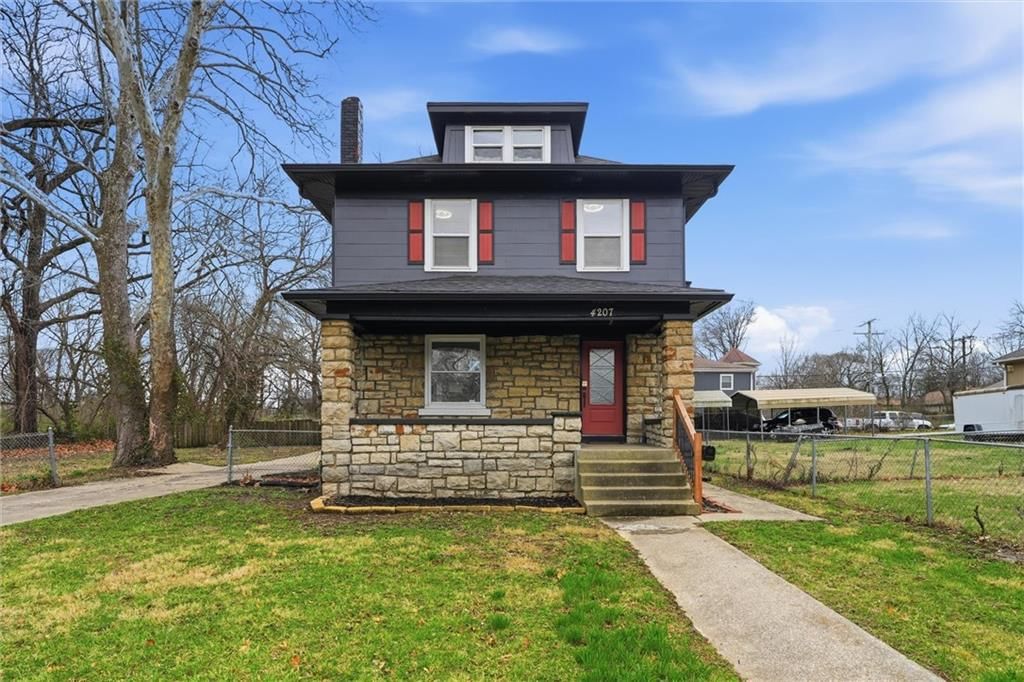 4207 E 61st Street — photo 3