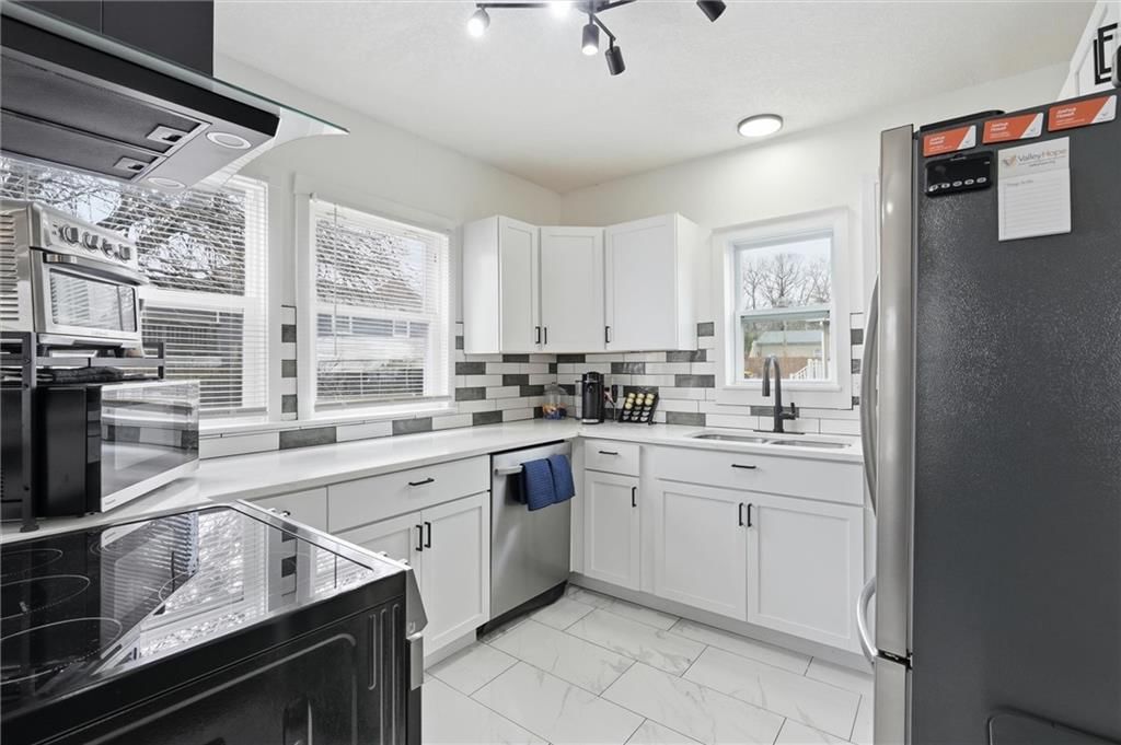 4207 E 61st Street — photo 12