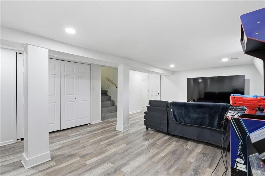 4207 E 61st Street — photo 28