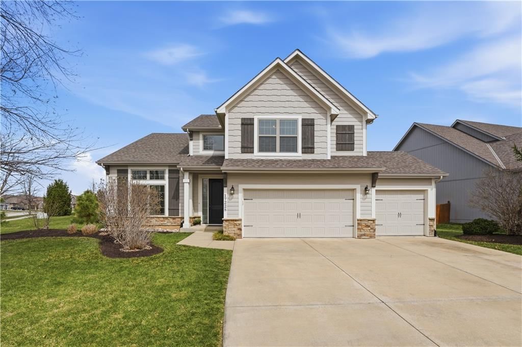 17228 W 198th Terrace, Spring Hill, KS