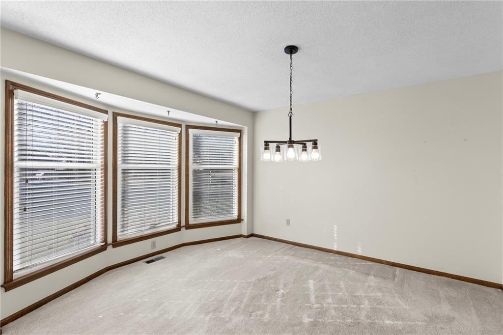 10409 Oakmont Street — photo 6