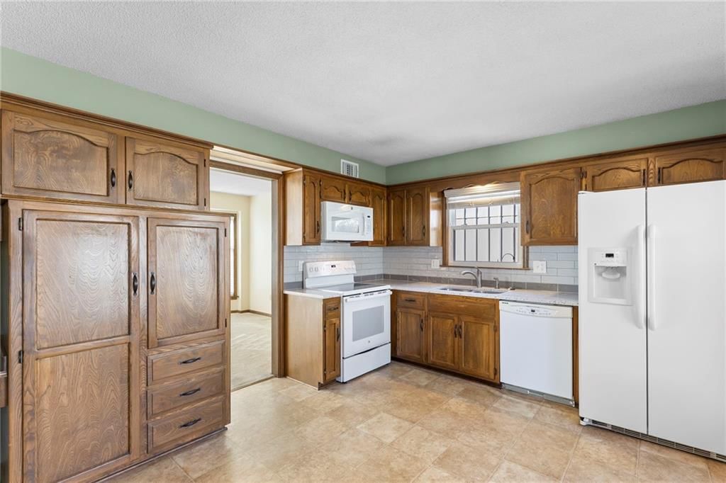 10409 Oakmont Street — photo 12