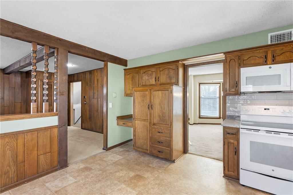 10409 Oakmont Street — photo 14