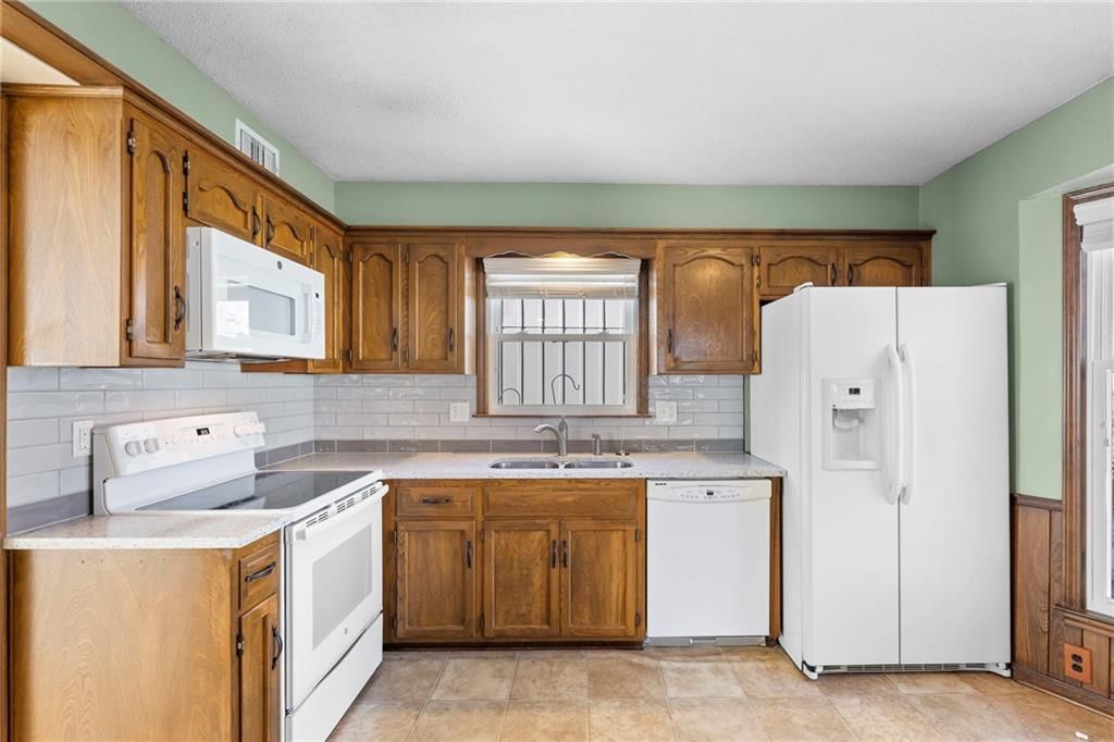 10409 Oakmont Street — photo 15