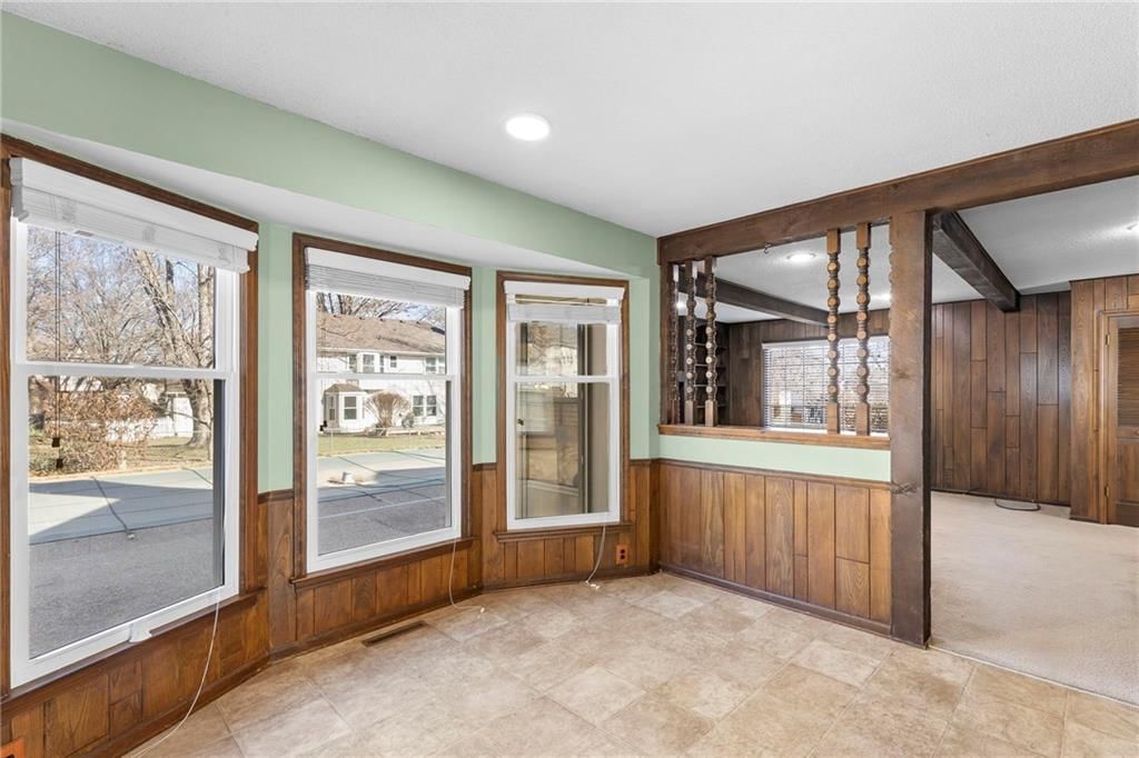 10409 Oakmont Street — photo 16