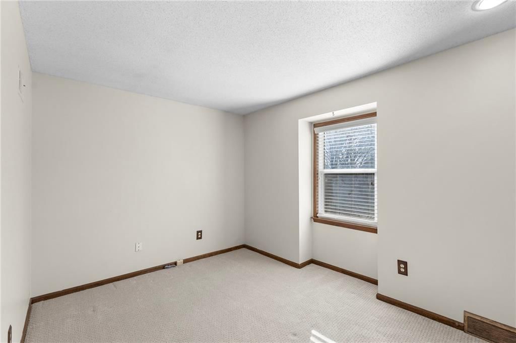 10409 Oakmont Street — photo 21
