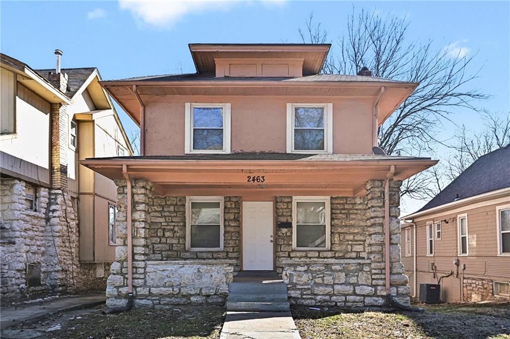 2463 Denver Avenue — photo 2