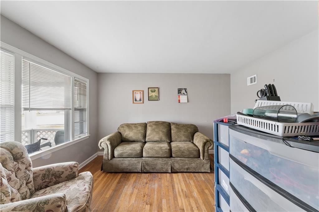 113 N Broadway Street — photo 8