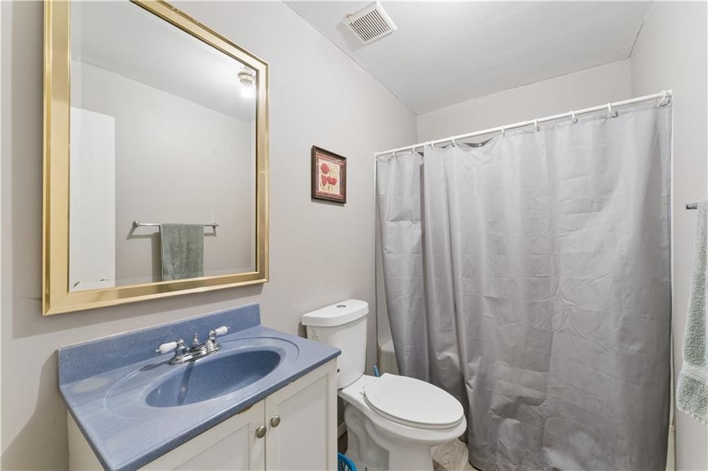 113 N Broadway Street — photo 16