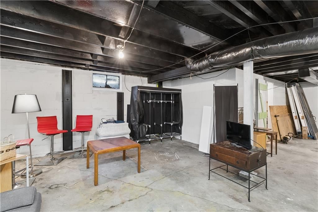113 N Broadway Street — photo 27