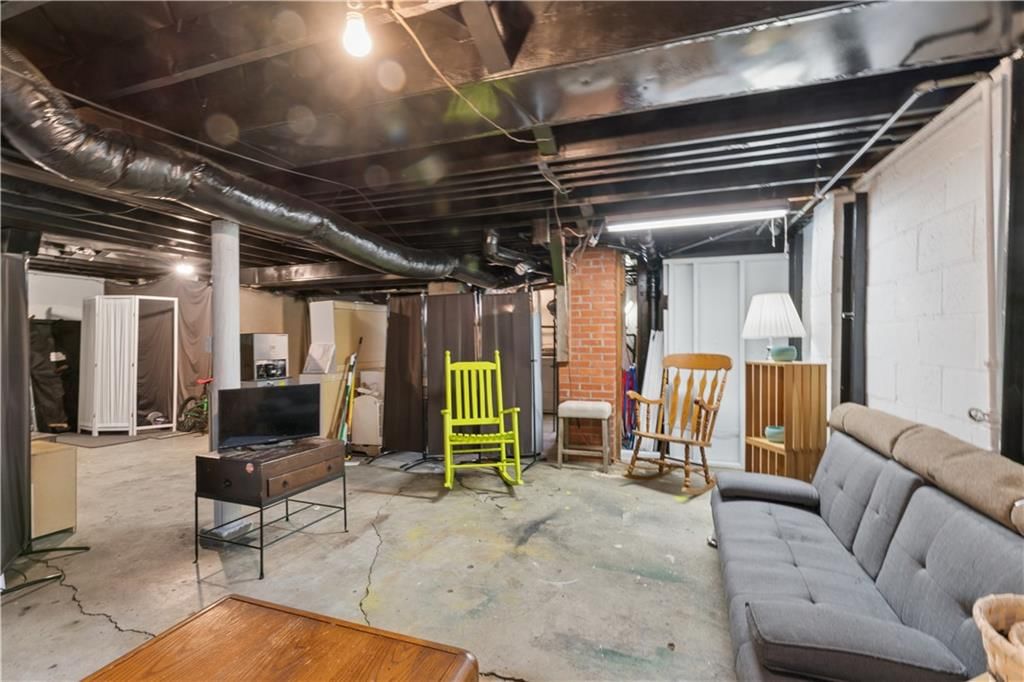 113 N Broadway Street — photo 29