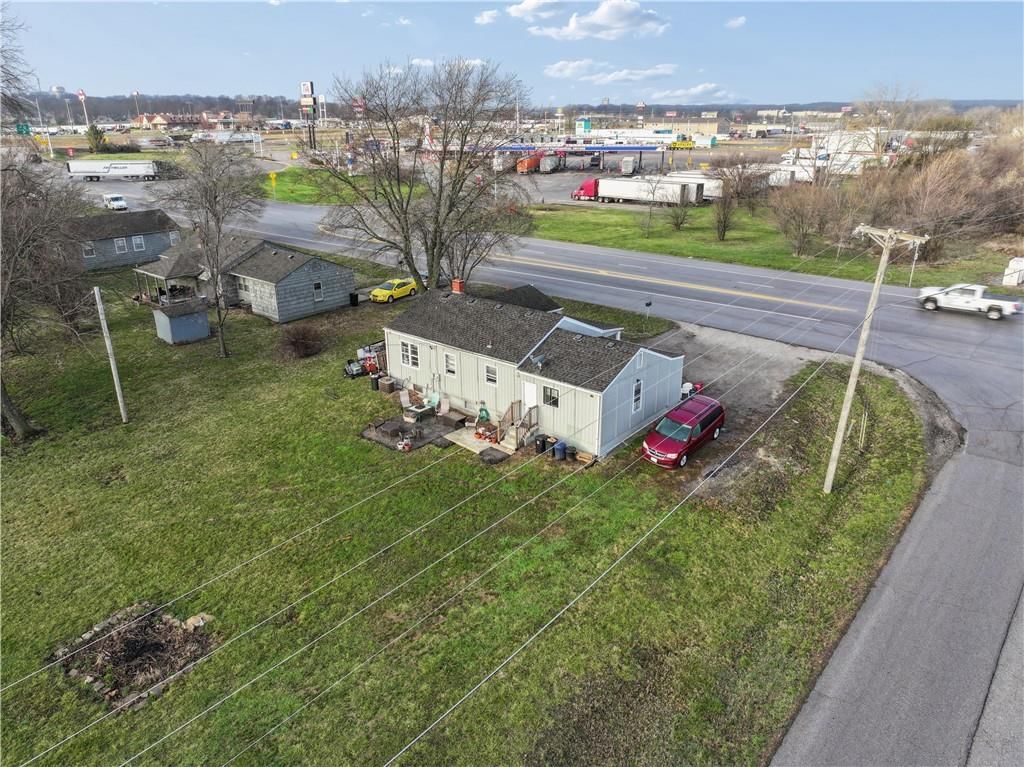 113 N Broadway Street — photo 39