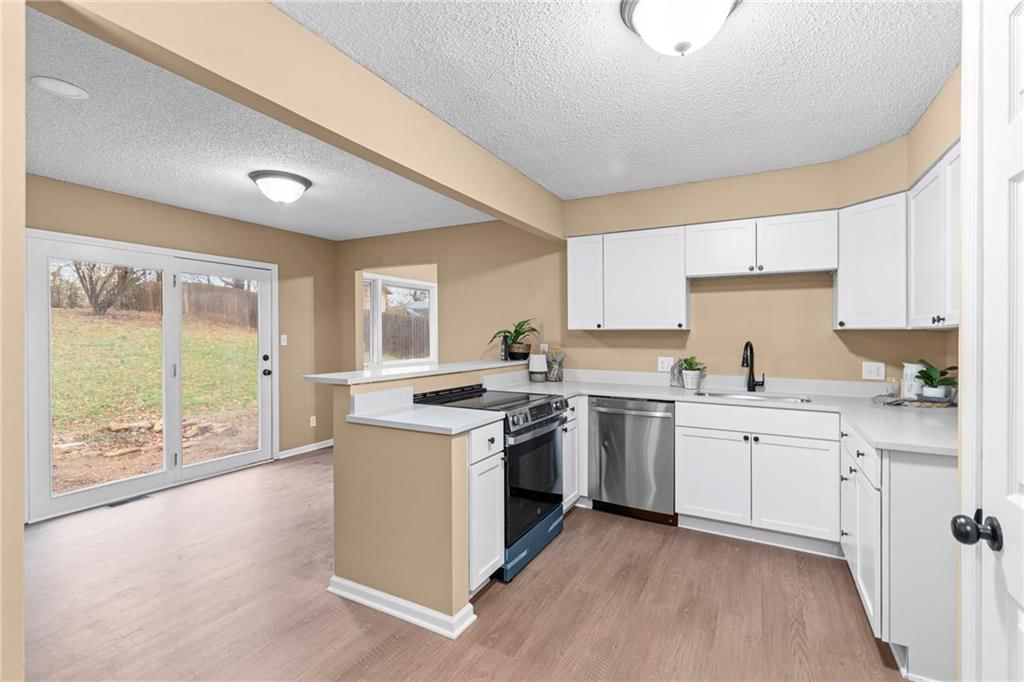 5508 NW Meadowvale Drive — photo 7