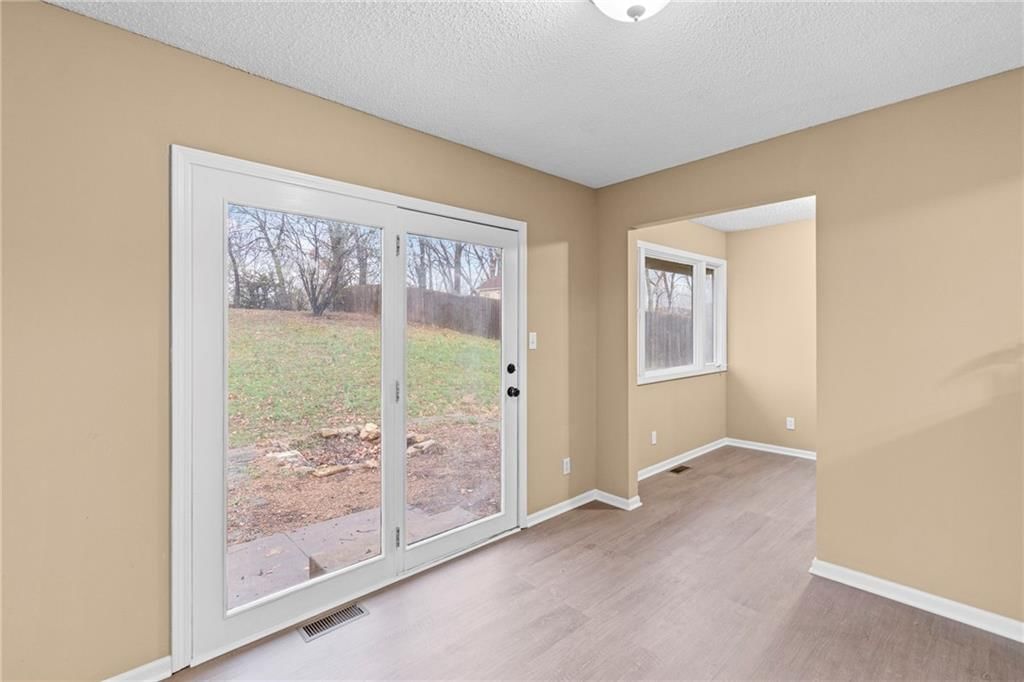 5508 NW Meadowvale Drive — photo 10
