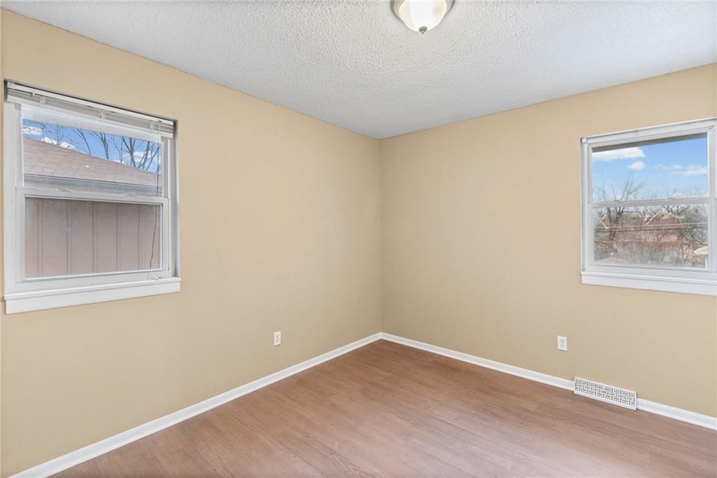 5508 NW Meadowvale Drive — photo 19