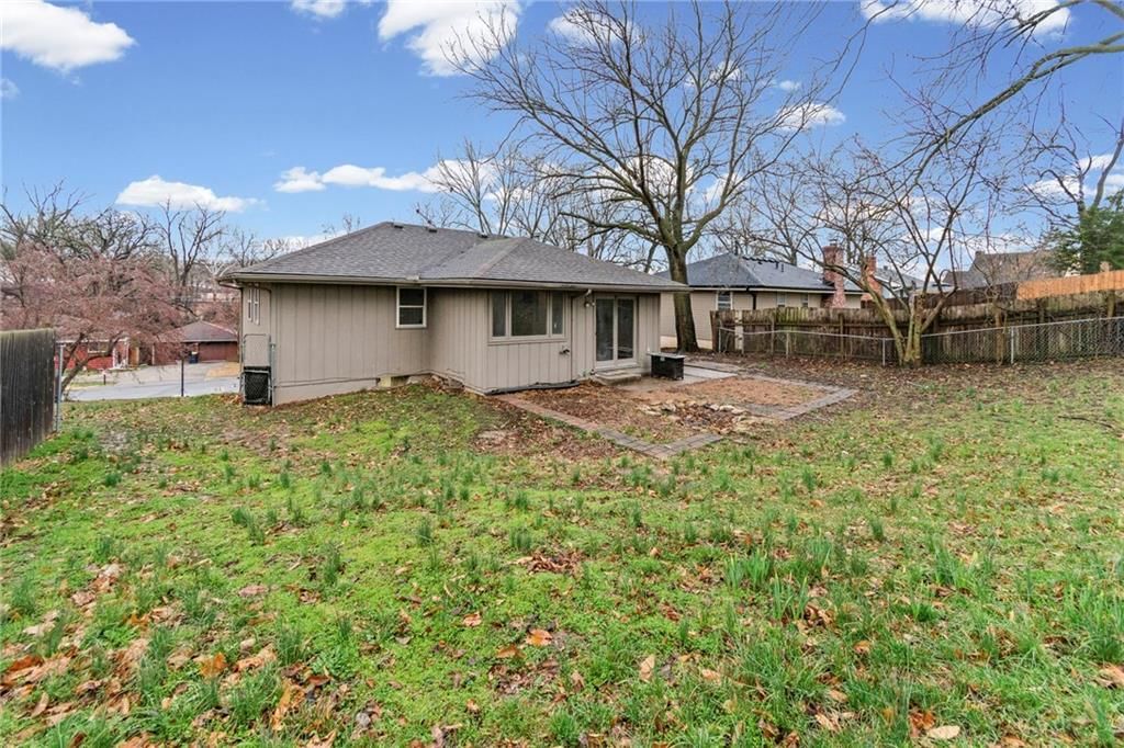5508 NW Meadowvale Drive — photo 28