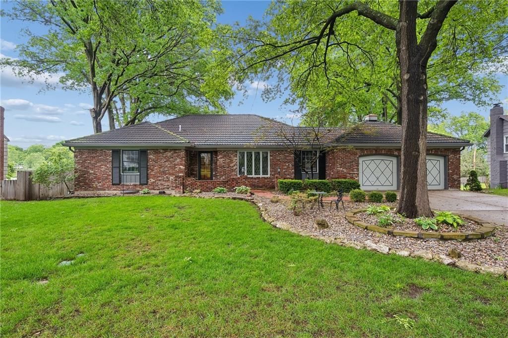 9937 Floyd Street, Overland Park, KS