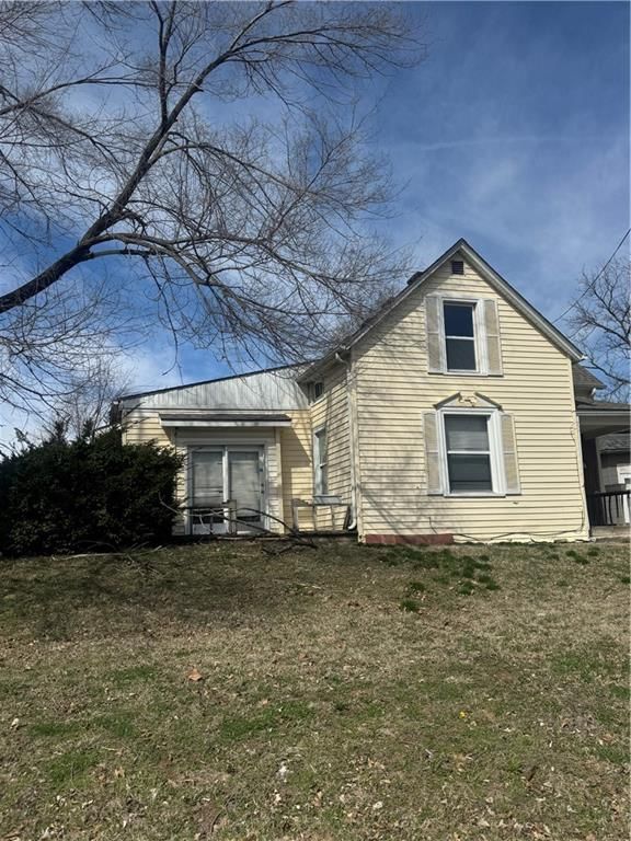 946 Sherman Avenue — photo 2