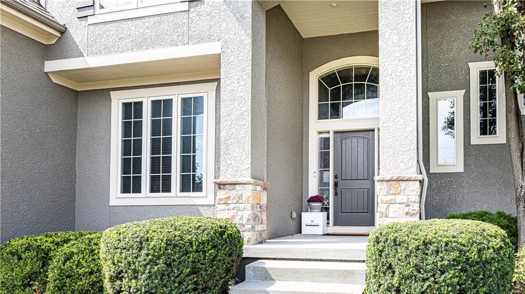 212 SW Ansel Adams Drive — photo 3