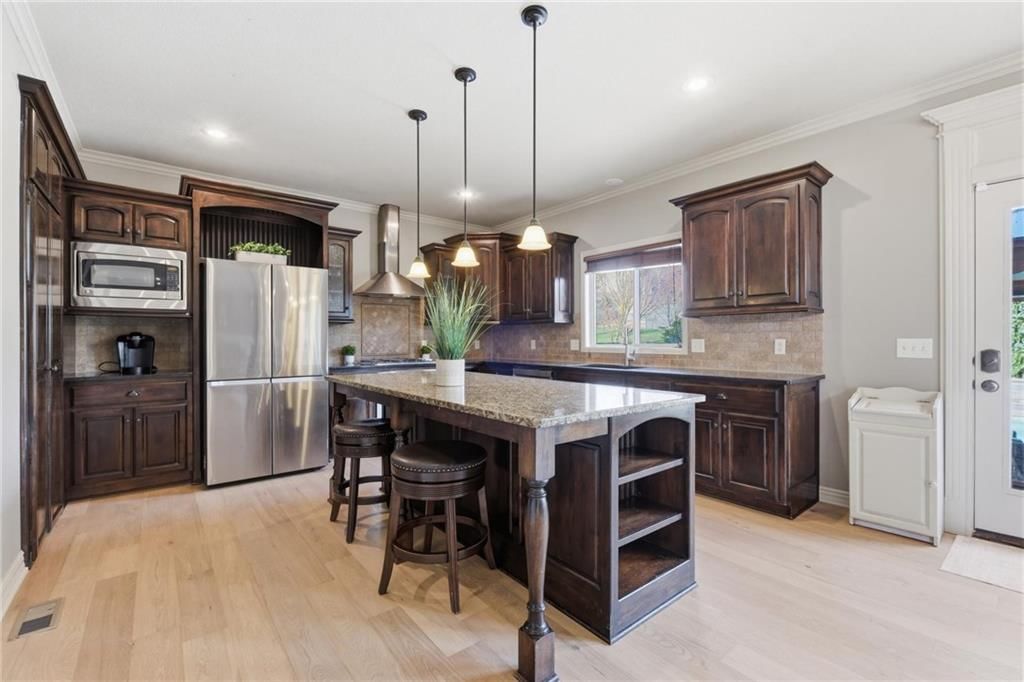212 SW Ansel Adams Drive — photo 6