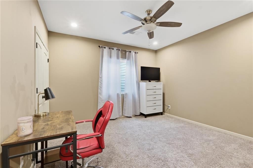 212 SW Ansel Adams Drive — photo 15